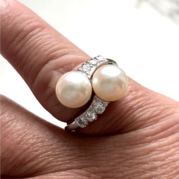 Pearl Diamond Bypass Ring, Sz 5.5, Exc. Cond., Like New. - Picture 3 of 9